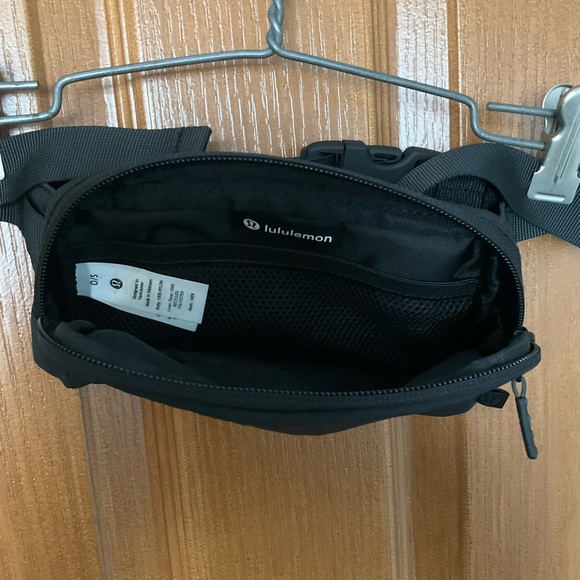 lululemon athletica Black Belt Bag - Picture 3 of 3